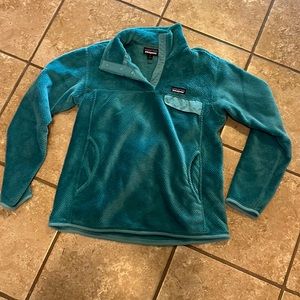 Patagonia teal pull over. Used. Smoke free home. Large